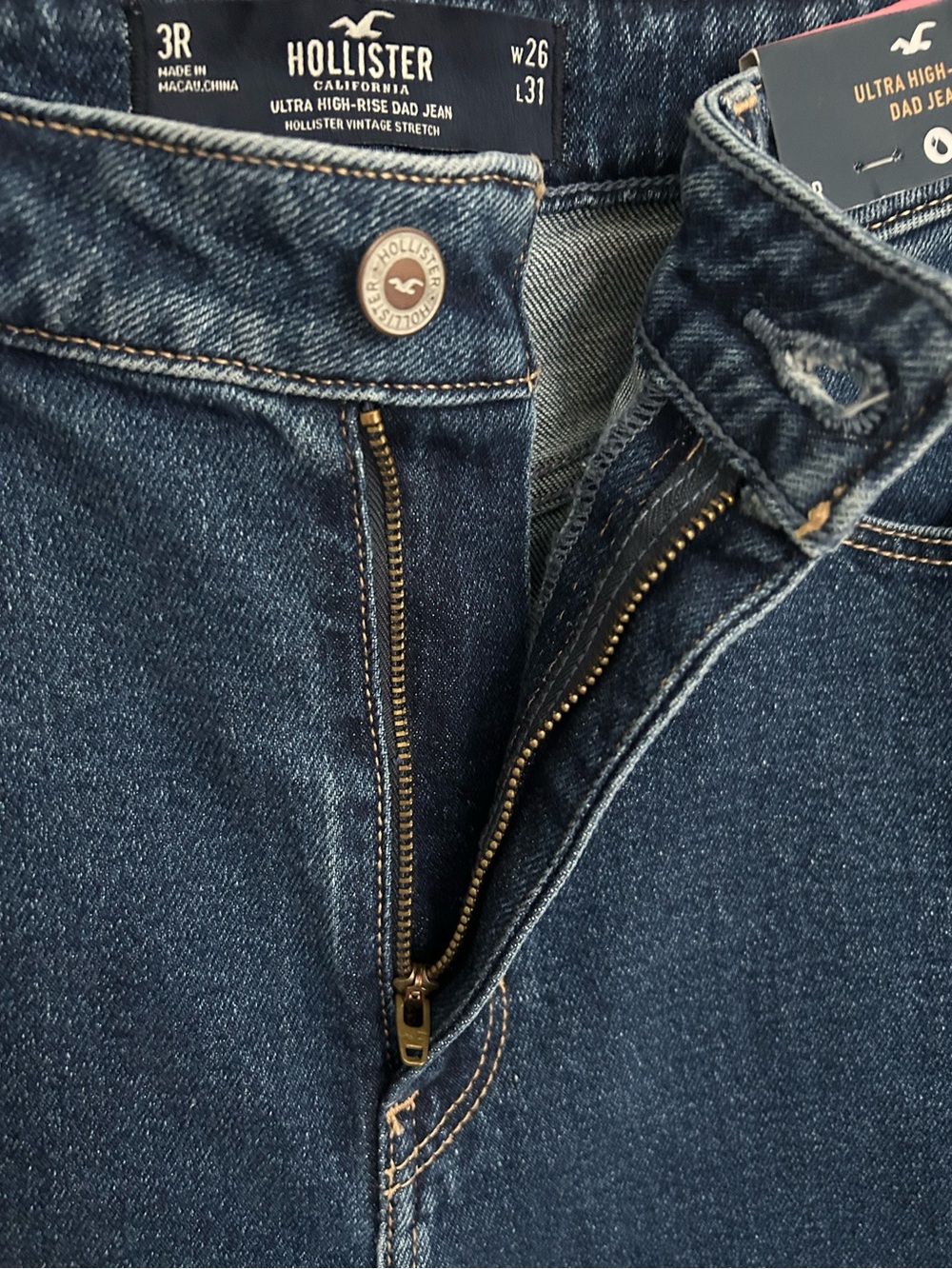 Hollister Vintage Stretch Ultra High Rise Dad Jeans, Size 3R, W26 / L31. - Picture 4 of 8